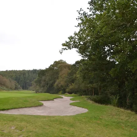 The Nineteenth, Oakridge St Mellion, Free Golf/spa
