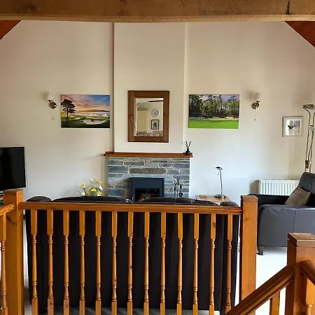 Holiday home The Nineteenth, Oakridge St Mellion, Free Golf/spa *