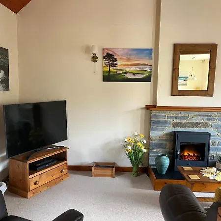 The Nineteenth, Oakridge St Mellion, Free Golf/spa St Mellion