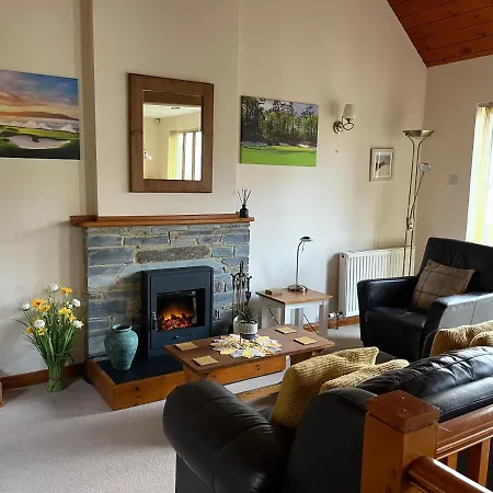 The Nineteenth, Oakridge St Mellion, Free Golf/spa *